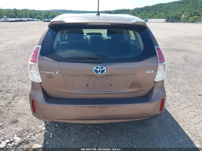 2015 TOYOTA PRIUS V 16