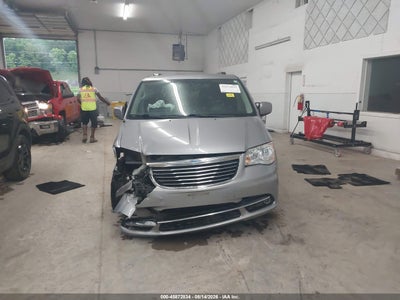 CHRYSLER TOWN & COUNTRY