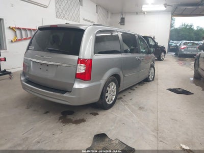 CHRYSLER TOWN & COUNTRY