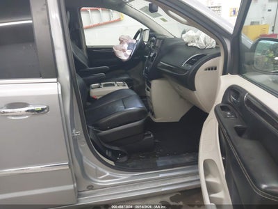 CHRYSLER TOWN & COUNTRY