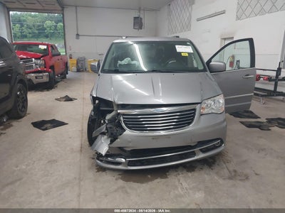 CHRYSLER TOWN & COUNTRY
