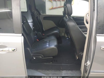 CHRYSLER TOWN & COUNTRY