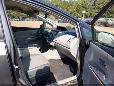 TOYOTA PRIUS V