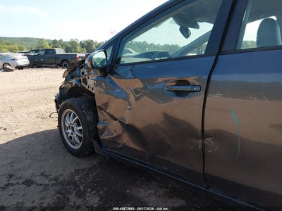 TOYOTA PRIUS V