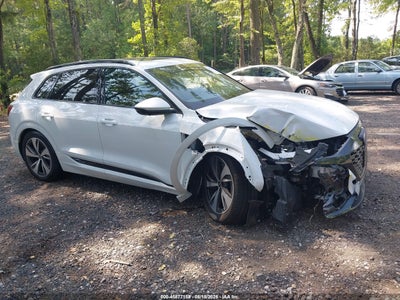 AUDI Q8 E-TRON
