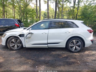 AUDI Q8 E-TRON