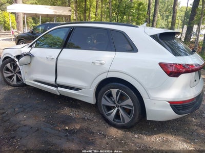 AUDI Q8 E-TRON