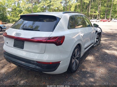 AUDI Q8 E-TRON