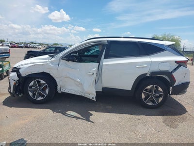 HYUNDAI TUCSON HYBRID