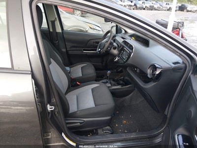 TOYOTA PRIUS C