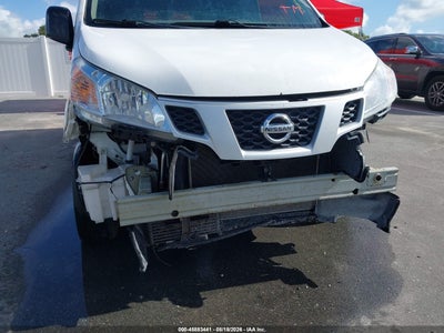 NISSAN NV200