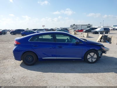 HYUNDAI IONIQ HYBRID