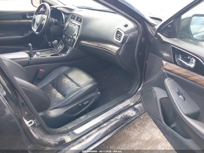 NISSAN MAXIMA
