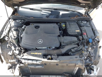 MERCEDES-BENZ GLA 250