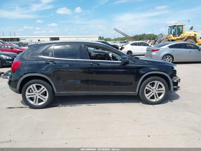 MERCEDES-BENZ GLA 250