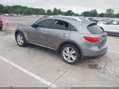 INFINITI QX70