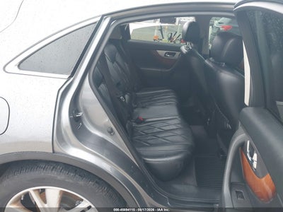 INFINITI QX70