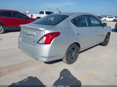 NISSAN VERSA
