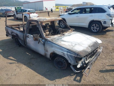 1986 TOYOTA PICKUP 1/2 TON RN50