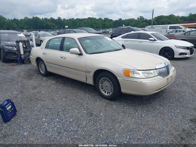 2001 Lincoln Town Car