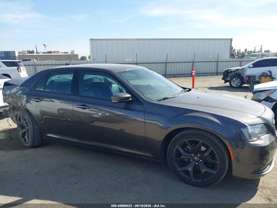CHRYSLER 300
