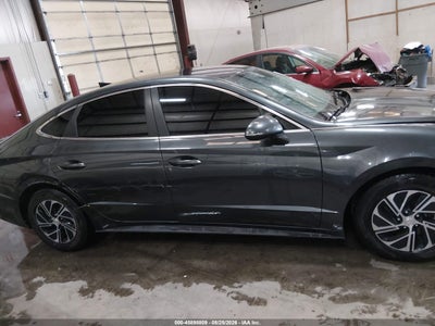 HYUNDAI SONATA HYBRID