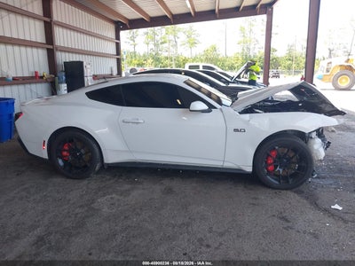 FORD MUSTANG