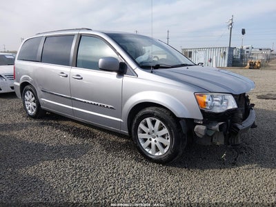 CHRYSLER TOWN & COUNTRY