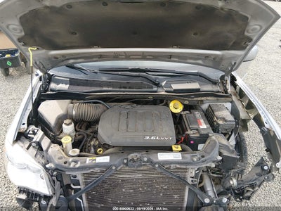 CHRYSLER TOWN & COUNTRY
