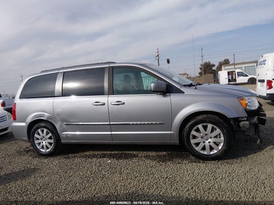 CHRYSLER TOWN & COUNTRY