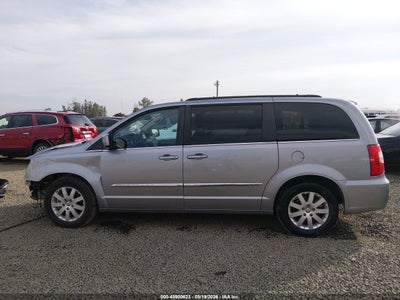 CHRYSLER TOWN & COUNTRY