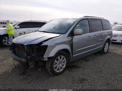 CHRYSLER TOWN & COUNTRY