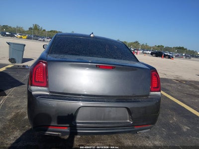 CHRYSLER 300