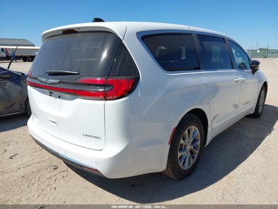 CHRYSLER PACIFICA