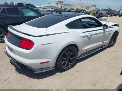 FORD MUSTANG