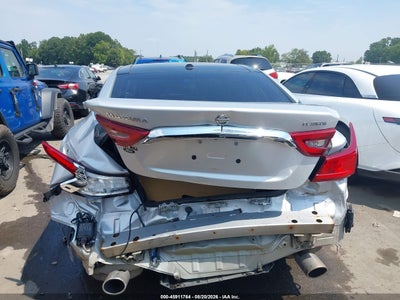 NISSAN MAXIMA