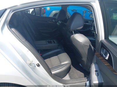 NISSAN MAXIMA