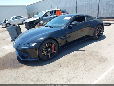 ASTON MARTIN VANTAGE