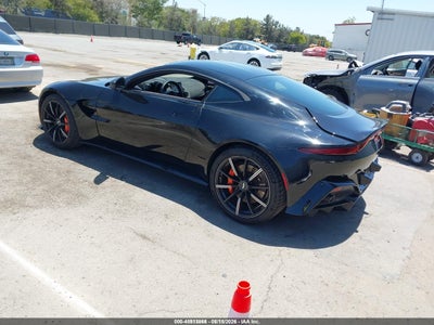 ASTON MARTIN VANTAGE