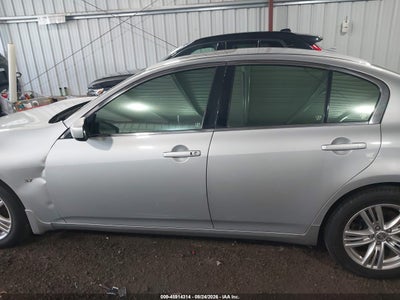 INFINITI Q40