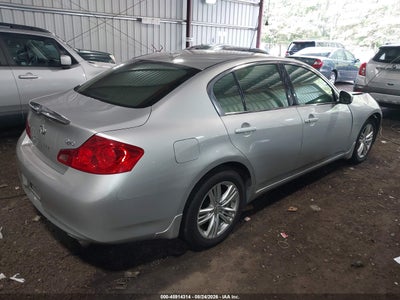 INFINITI Q40