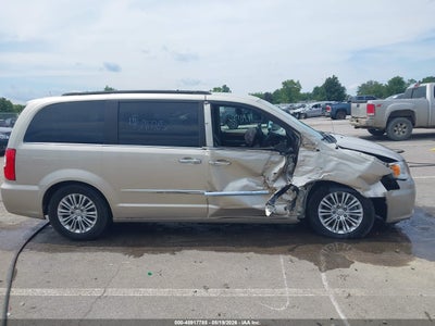 CHRYSLER TOWN & COUNTRY