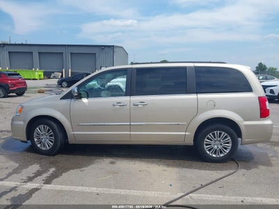 CHRYSLER TOWN & COUNTRY