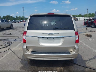 CHRYSLER TOWN & COUNTRY