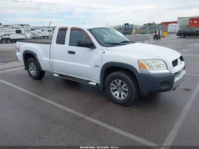2006 Mitsubishi Raider