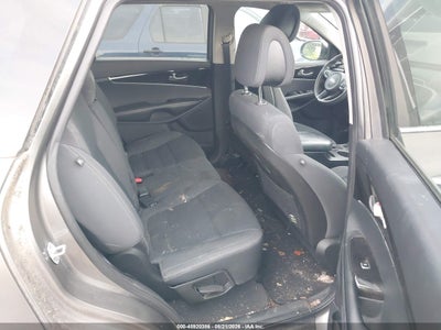 2016 KIA SORENTO 8