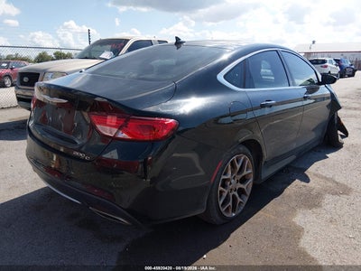 CHRYSLER 200