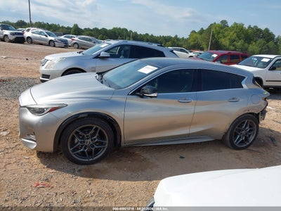 INFINITI QX30