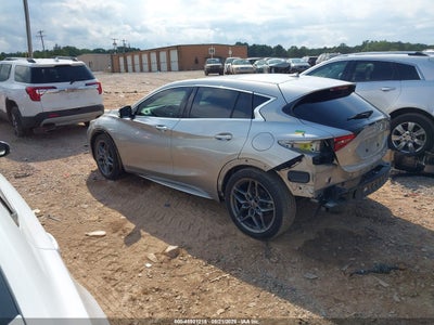 INFINITI QX30