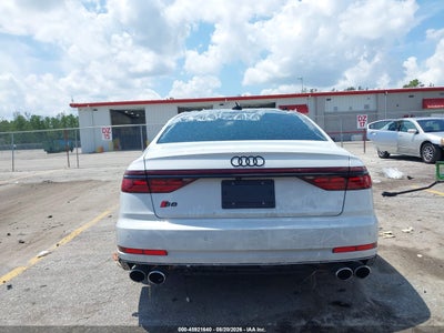 AUDI S8